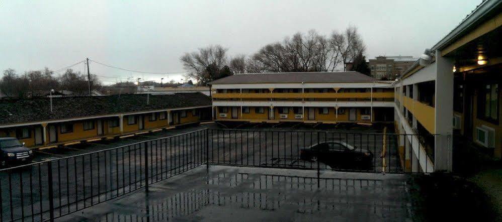 Provo Inn & Suites Екстериор снимка